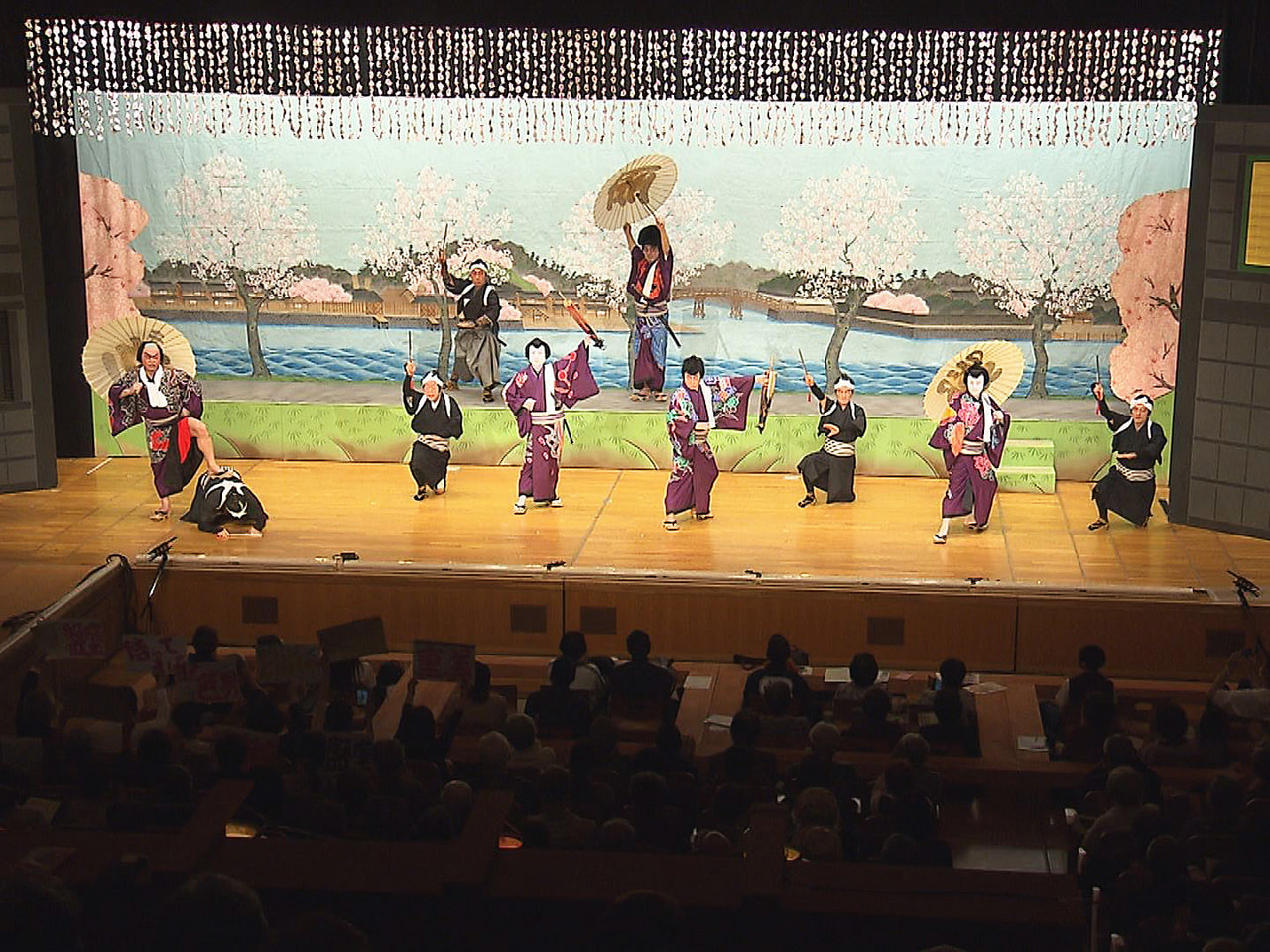 県内の地歌舞伎の保存会によるリレー公演が３０日、岐阜市のぎふ清流文化プラザで開幕...