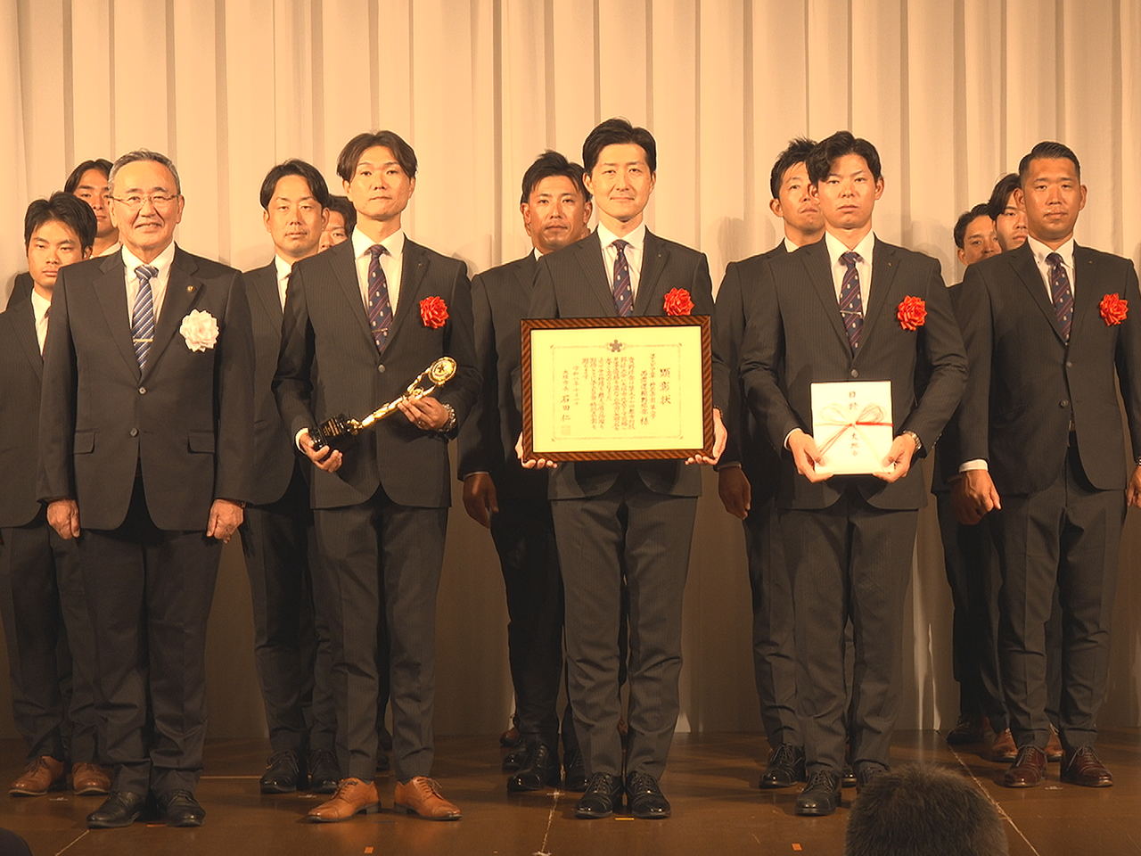 社会人野球の都市対抗野球で１２年ぶり２回目の優勝を果たした西濃運輸野球部の祝賀会...