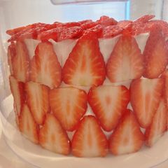 飛騨の野菜や果物のおいしさを届けたいと、高山市に開店したシフォンケーキの専門店・...