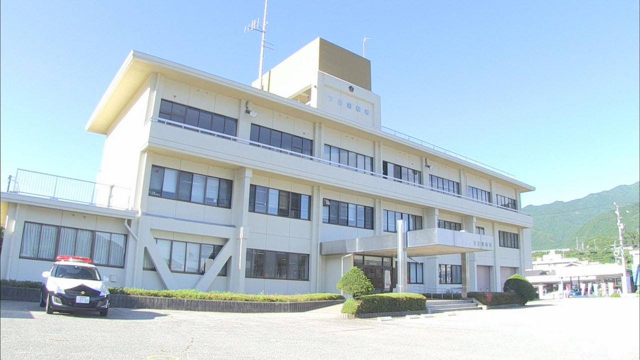 下呂市内の男性が所有する倉庫に侵入しスキー板などを盗んだとして、郵便局員の男が3...