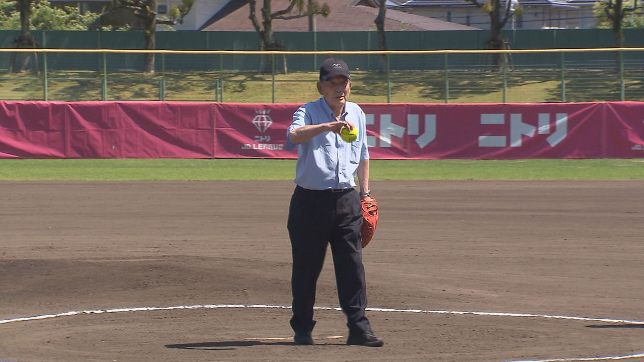 6月12日、大垣市北公園野球場で行われたソフトボール女子JDリーグ大垣ラウンド。...