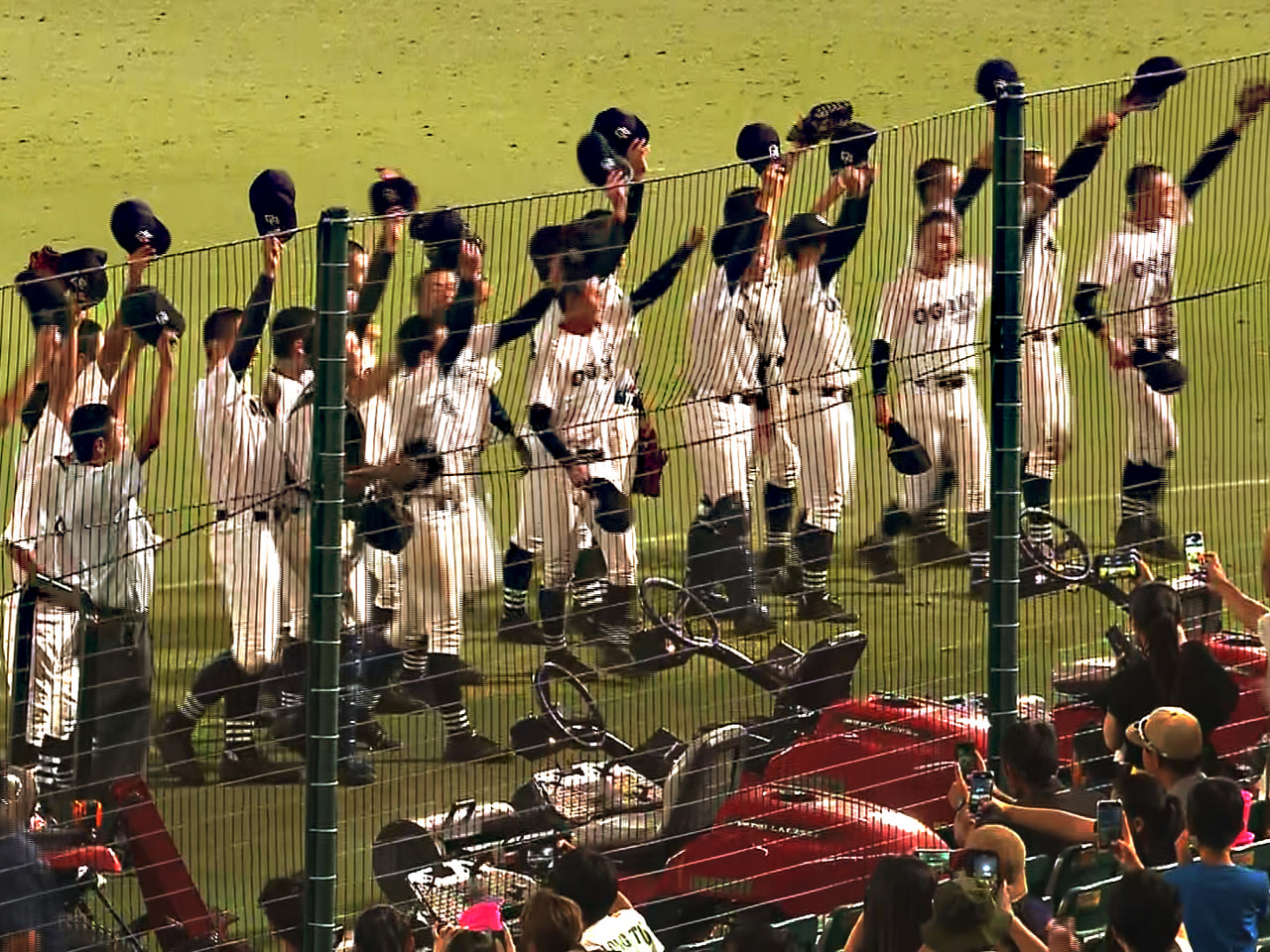 第105回全国高校野球選手権大会は8日、兵庫県の阪神甲子園球場で1回戦4試合が行...