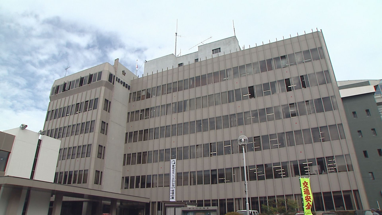 18歳未満であることを知りながら岐阜県内に住む10代の女子高校生にわいせつな行為...