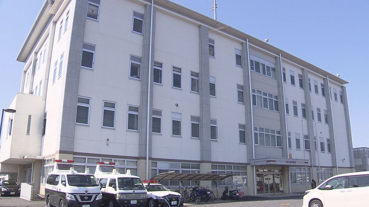 ２５歳男が受け子兼出し子担い ８５歳女性から１００万円だまし取る 岐阜県警 ニセ電話詐欺の容疑で逮捕 ニュース ぎふチャン 岐阜放送公式サイト