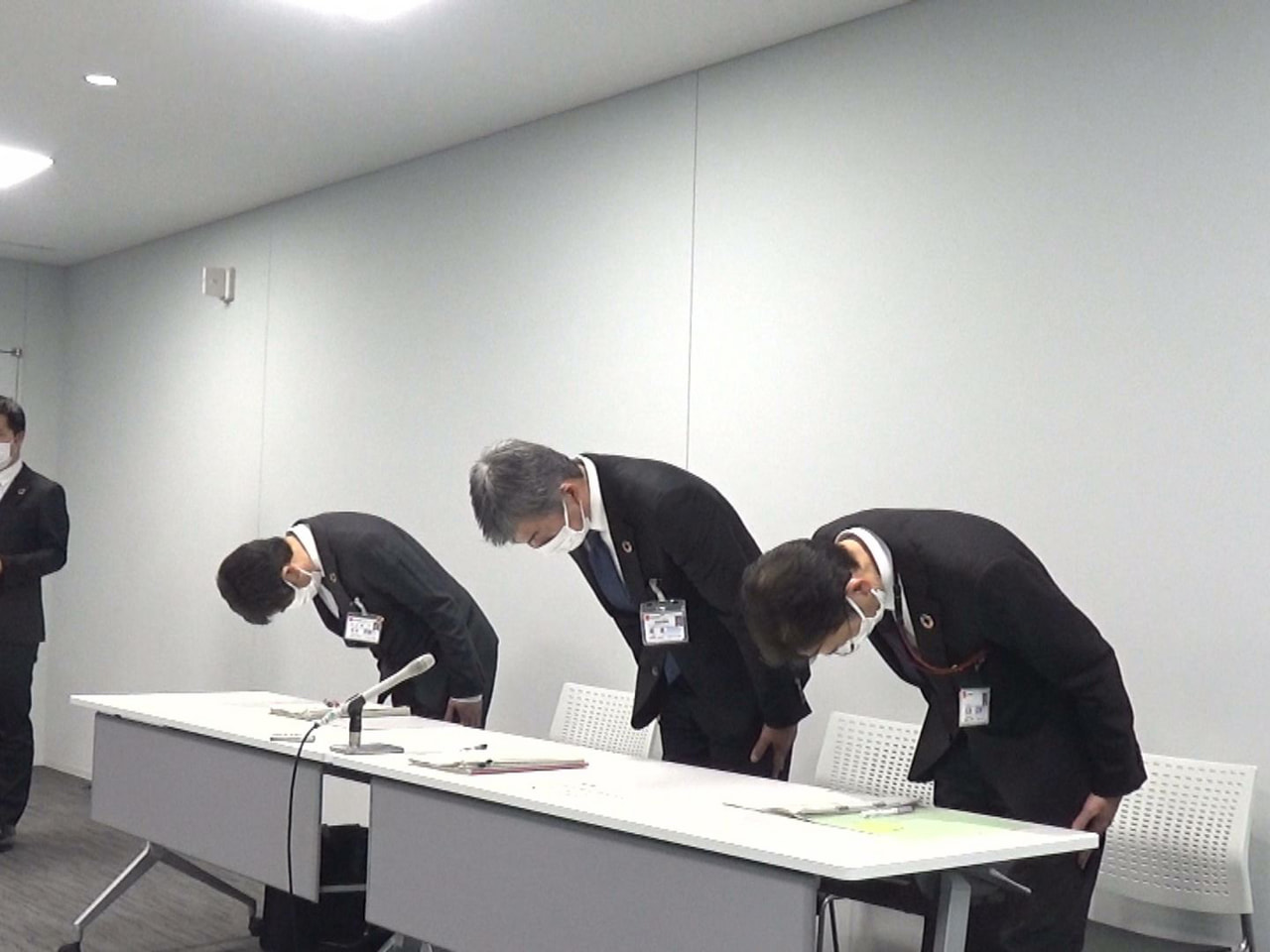 岐阜市は３日、市内の建設業者などに発注した水路の除草や樹木の伐採などの業務につい...
