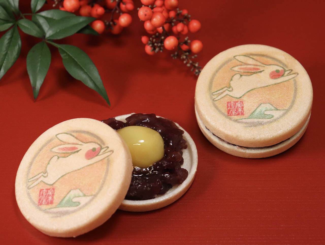 関市にある和菓子店・関市虎屋が、2022年12月28日から干支最中の販売を始めま...