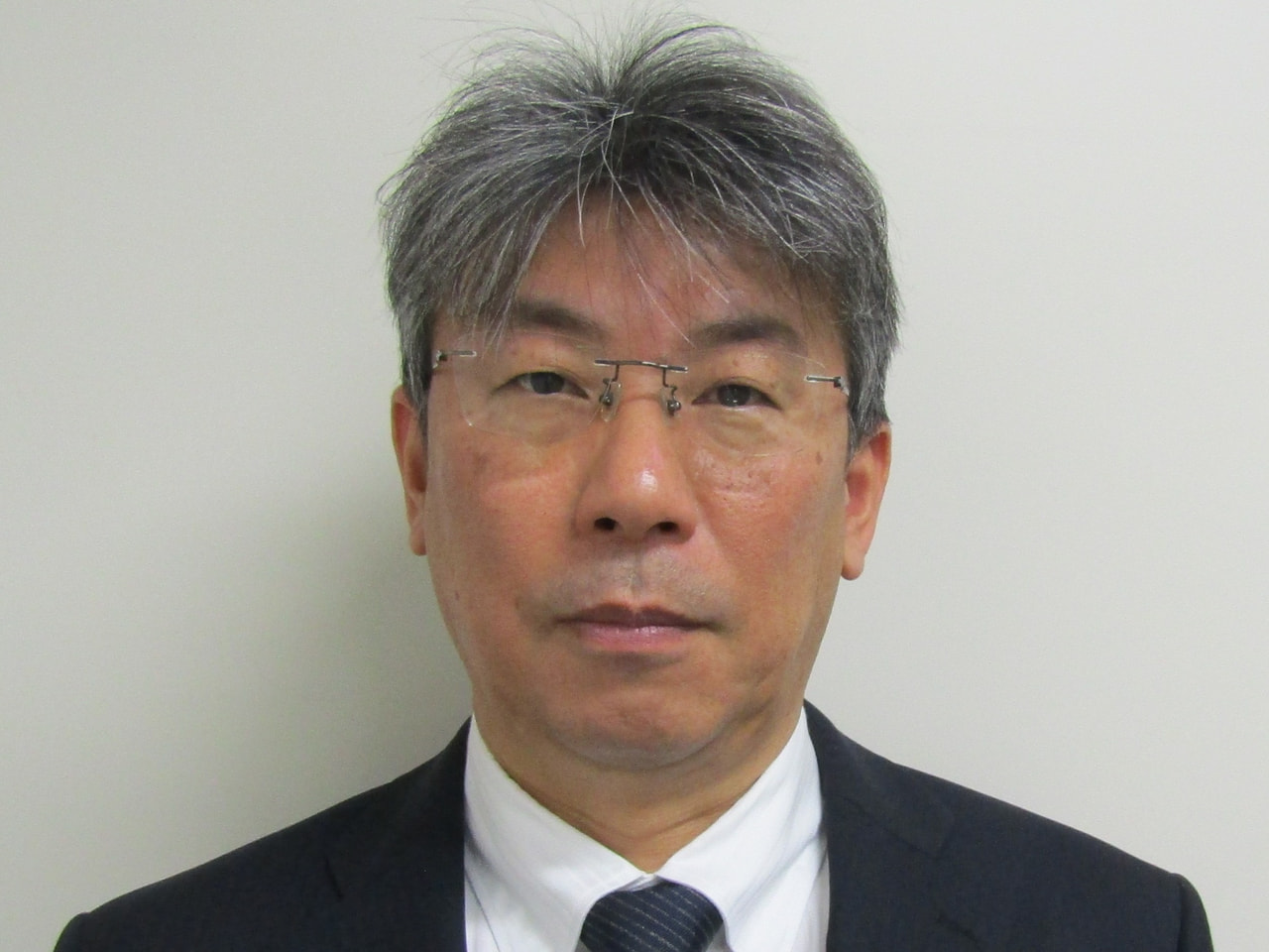岐阜県警は２４日、新たな県警本部長に、８月７日付で警察庁長官官房付の山口寛峰氏が...