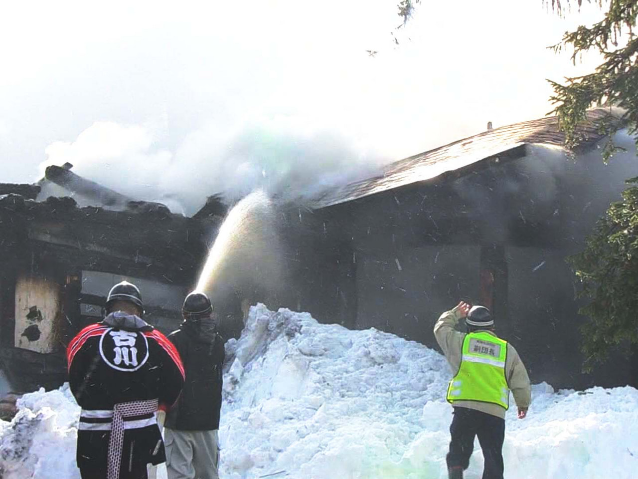 県内各地では２日、寺や会社の社員寮などを焼く火事が相次ぎました。 ２日午前１０時...