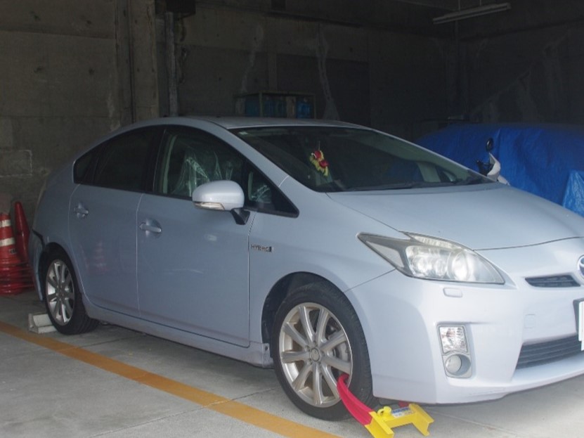 ６月２２日、土岐市の中央自動車道で、逆走する車を避けようとしたトラックがガードレ...