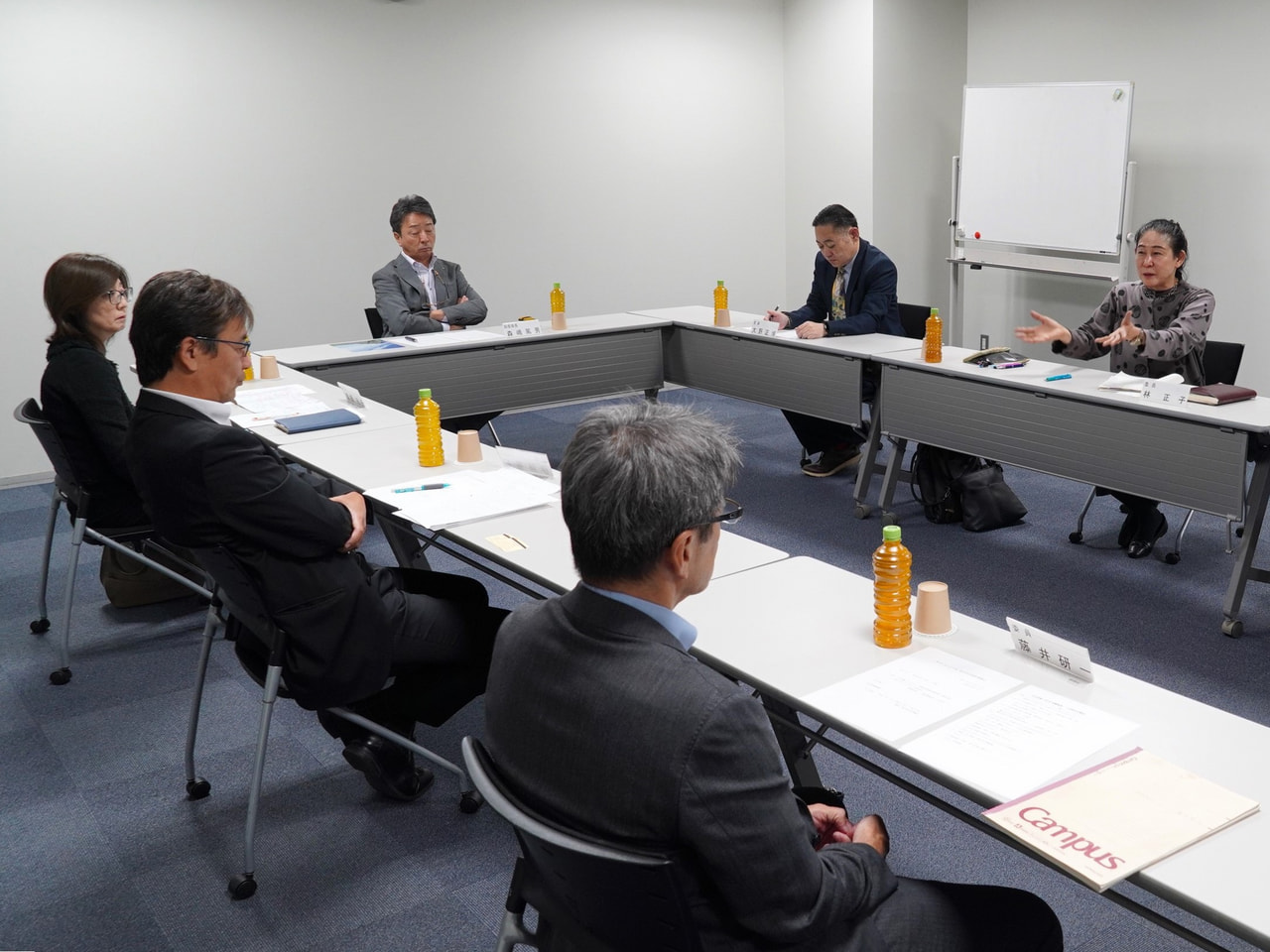 岐阜放送の番組審議会が２２日開かれ、出席した委員が県立岐阜商業高校野球部の今年夏...
