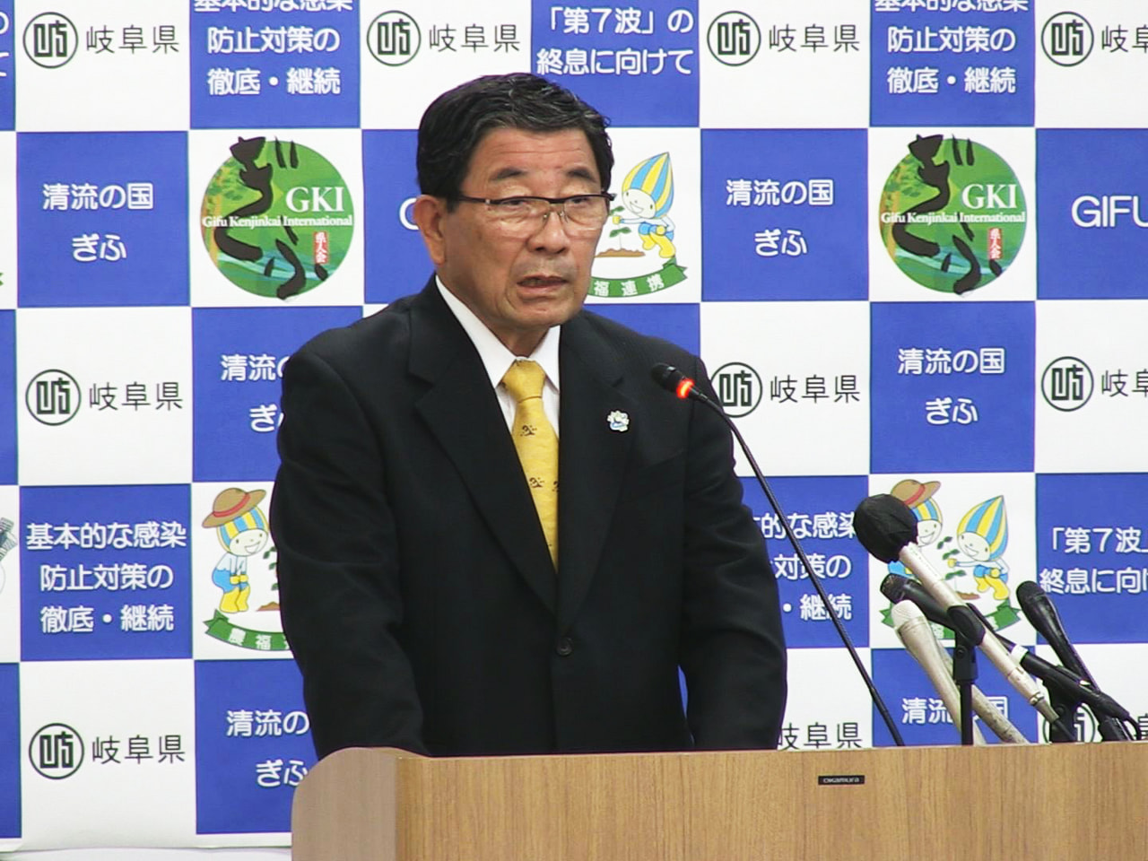 岐阜県の古田肇知事は２０日、新型コロナウイルスの感染状況について「依然としてくす...