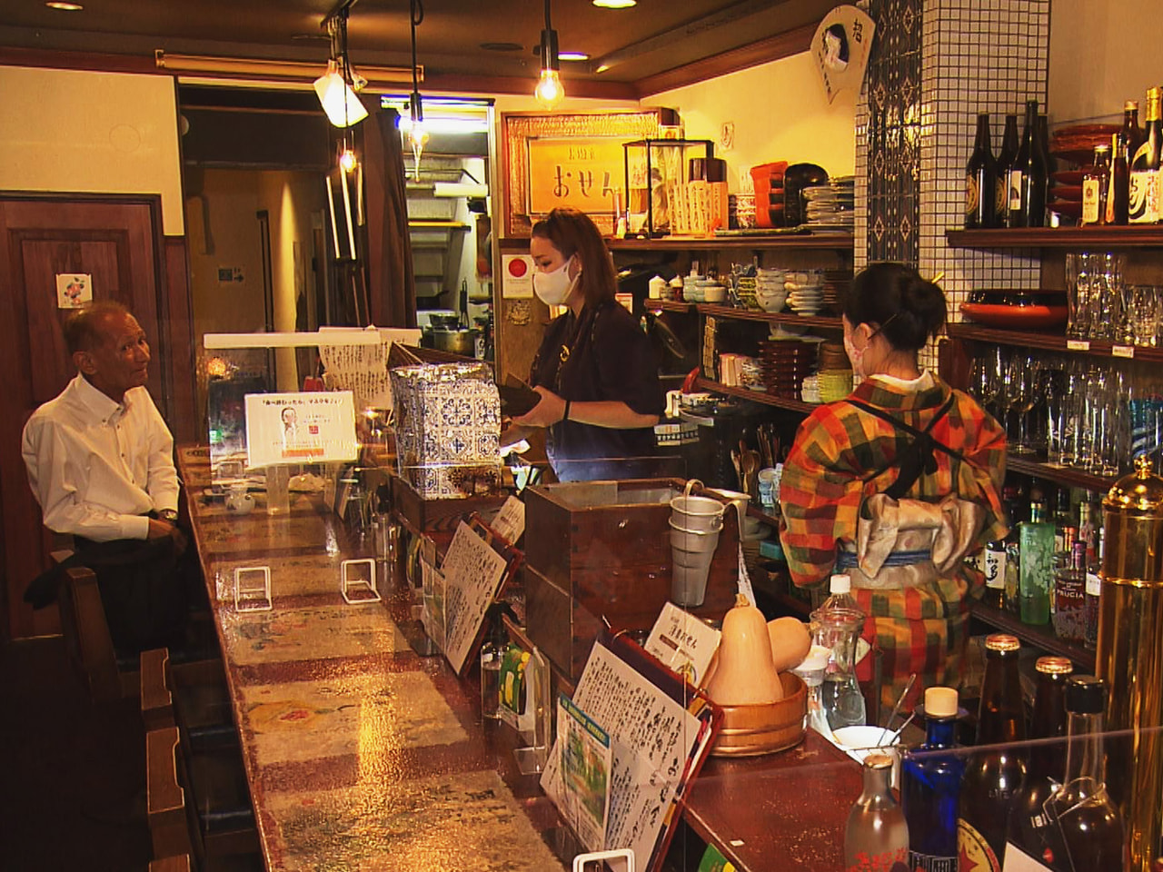 県内の飲食店では、1日からおよそ1か月ぶりに酒類の提供ができるようになりました。...