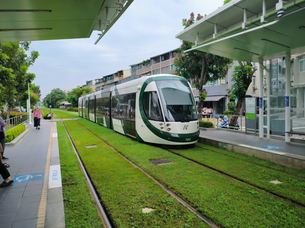 県が導入を検討しているLRT=次世代型路面電車システムについて、岐阜市の柴橋正直...