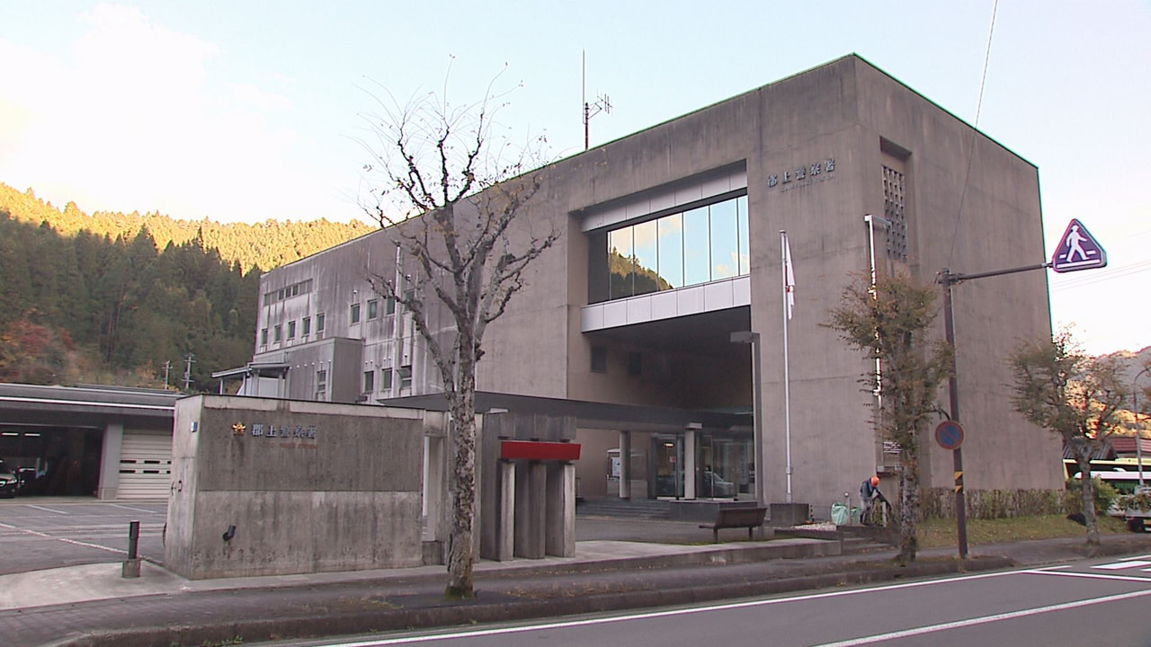 20日夕方、岐阜県郡上市の東海北陸自動車道で乗用車を運転中、前方を走っていた準中...