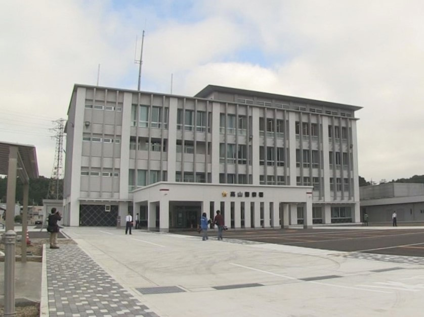 弁護士事務所の壁に「恥を知れ」と書いた張り紙をして公然と侮辱したとして、侮辱の疑...