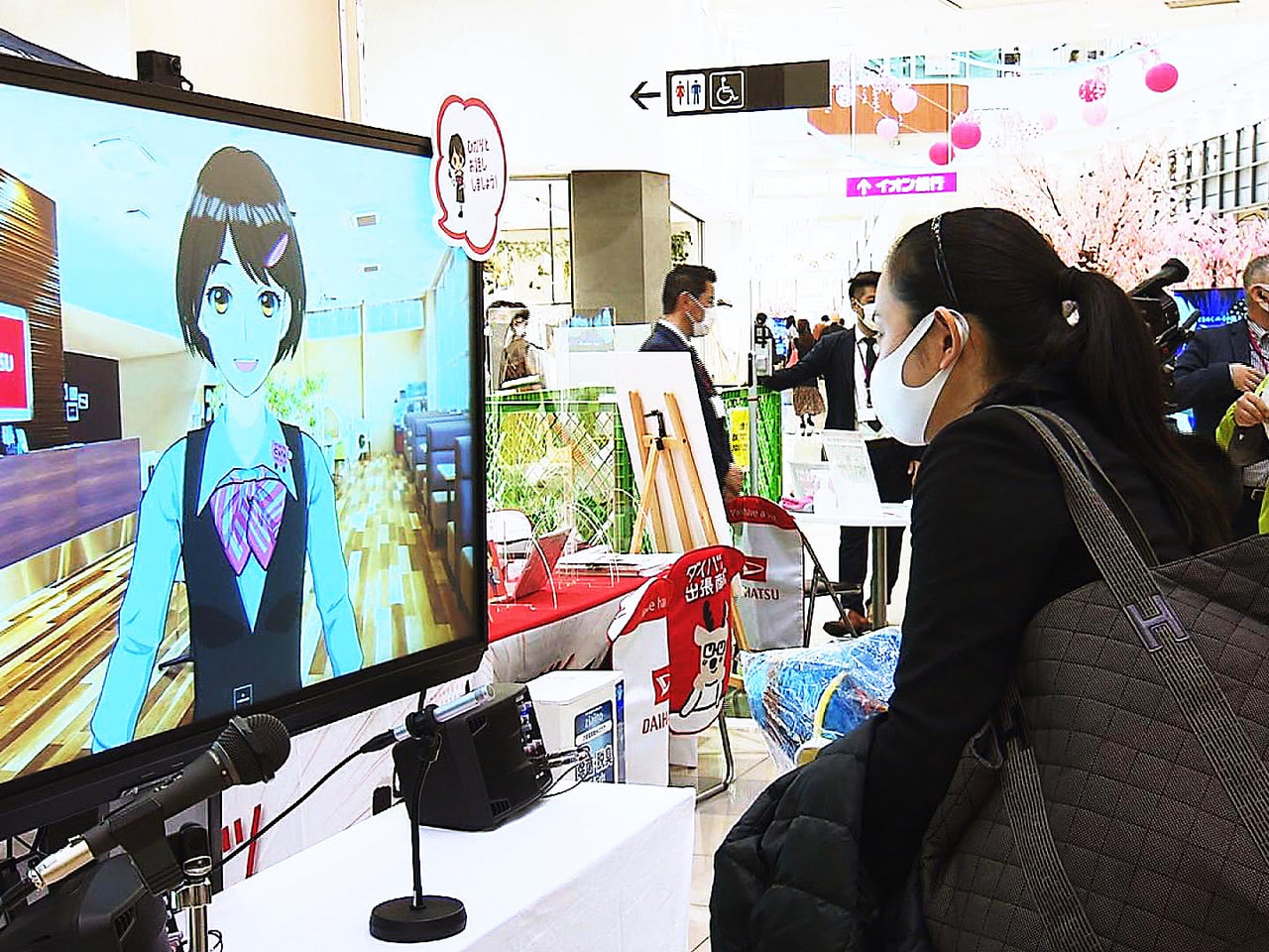 新車の説明から販売までAI(=人工知能)社員が対応し、オンラインシステムを通じて...