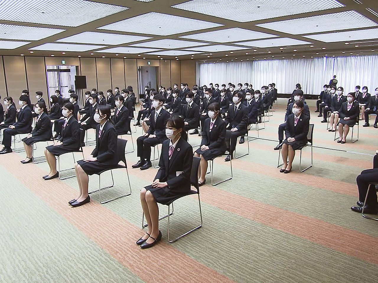 岐阜県では1日、多くの企業で入社式が行われ、若者が社会人としての歩みを始めました...