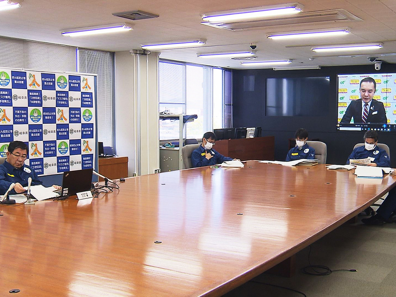 東海3県の知事は9日、テレビ会議を開き、新型コロナ対策として不要不急の行動の自粛...