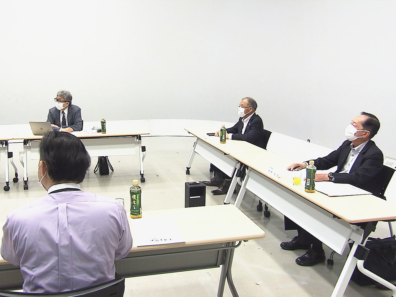岐阜放送の番組審議会が26日開かれ、5月に放送されたテレビの番組を視聴して意見が...