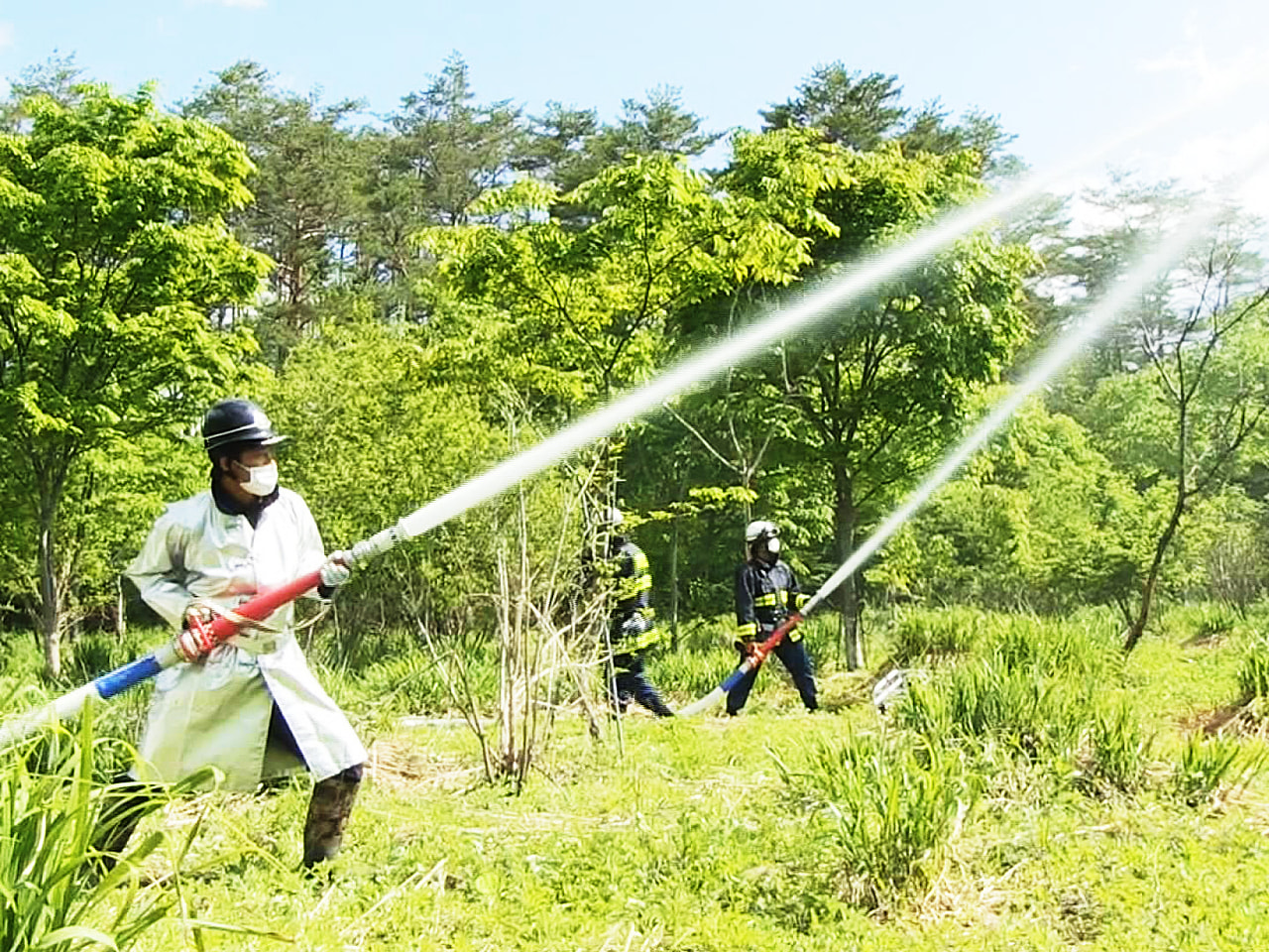 山林火災を想定して、岐阜県と高山市が防災ヘリも使った合同訓練を行いました。 合同...
