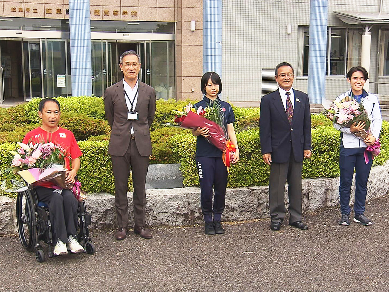 岐阜総合学園高校は16日、東京オリンピック・パラリンピックの代表に内定している卒...