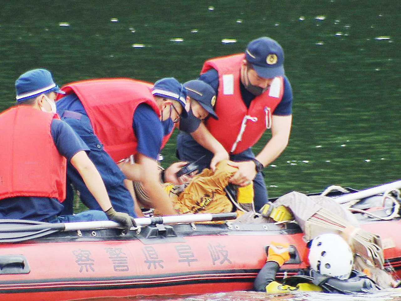 水難事故が多発する夏休みに入り岐阜北警察署は27日、岐阜北消防署と合同で水難救助...