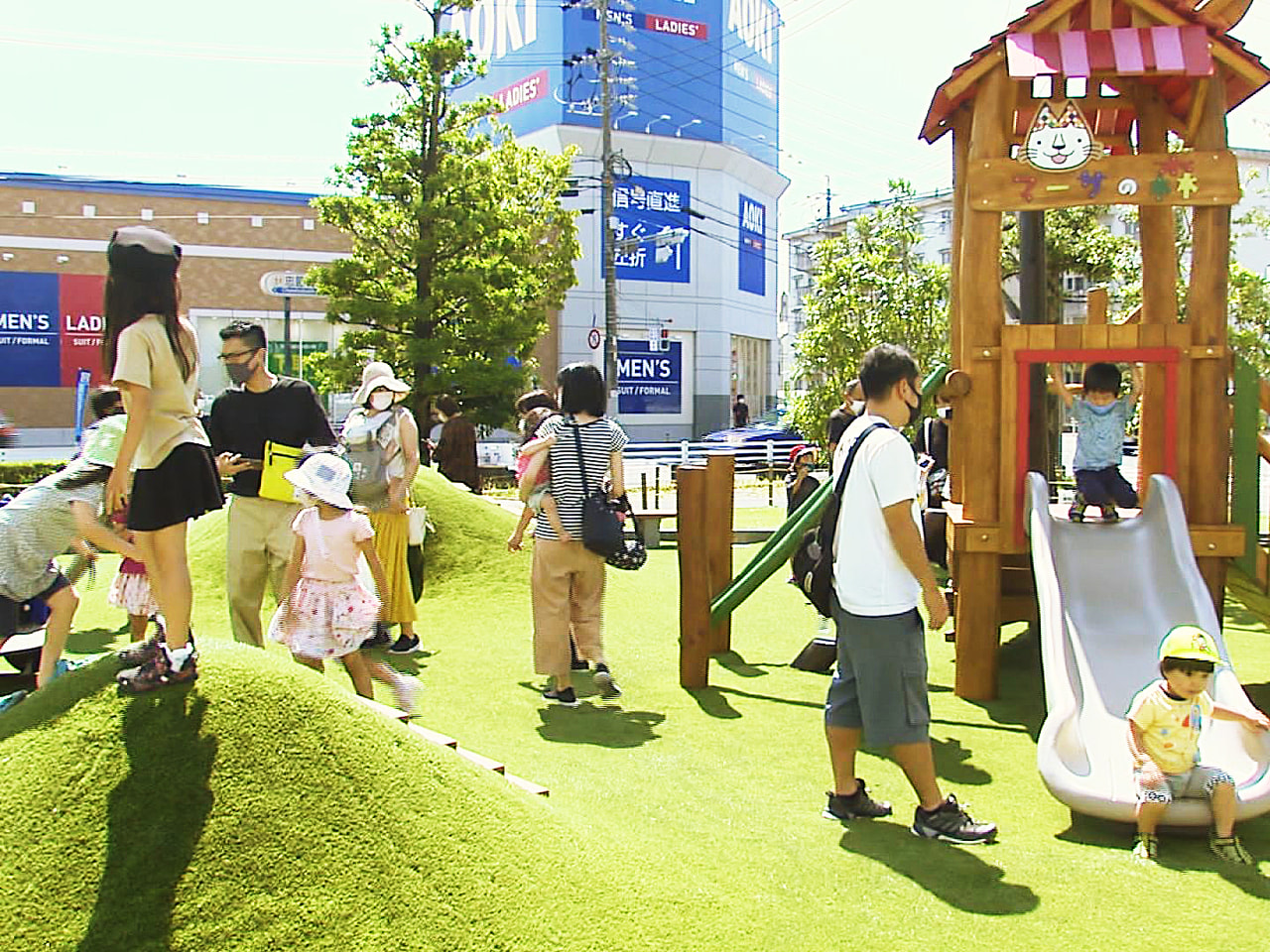 岐阜市にある大型商業施設「マーサ21」で屋外緑化広場「チェリーガーデン」が復活し...