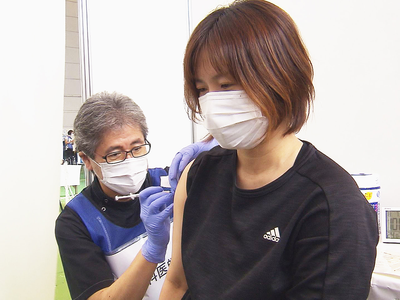 岐阜県の新型コロナワクチン大規模接種会場で、歯科医師による接種が新たに始まりまし...