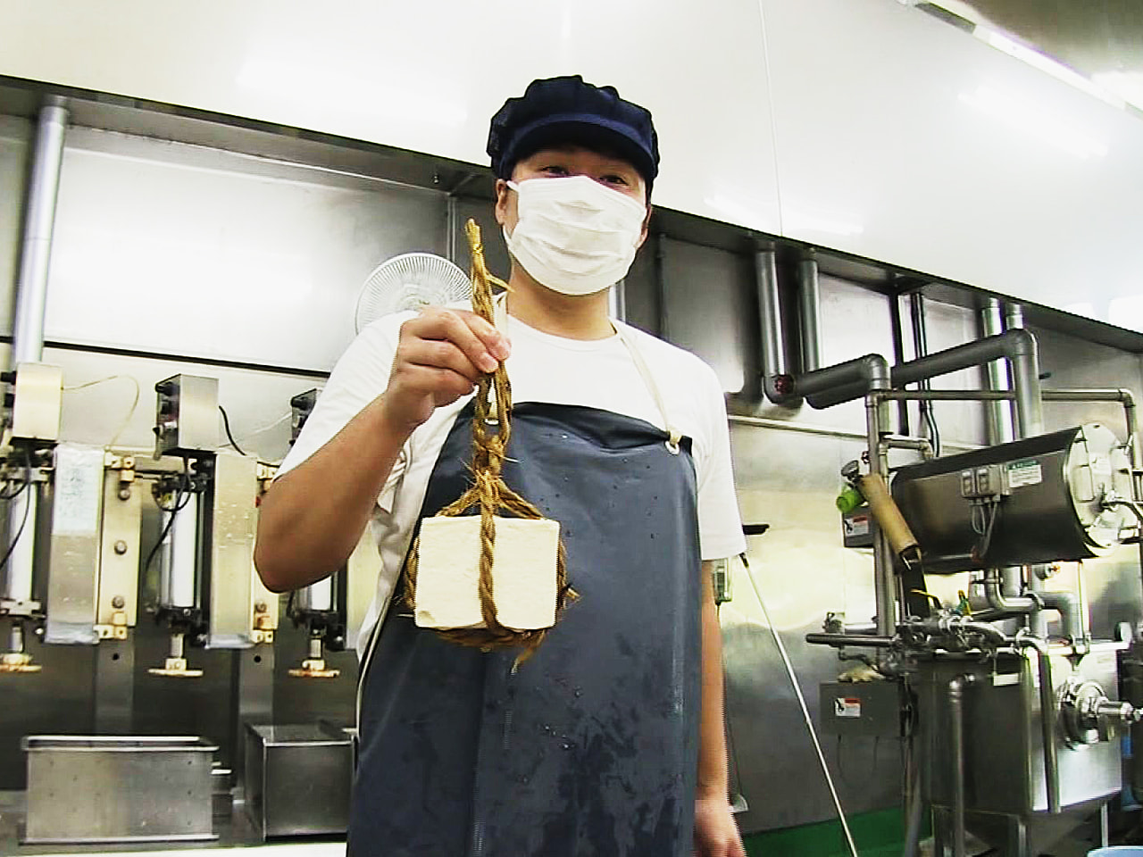 世界遺産白川郷の伝統食材で、縄で縛っても崩れない固い豆腐「石豆富」がよみがえりま...