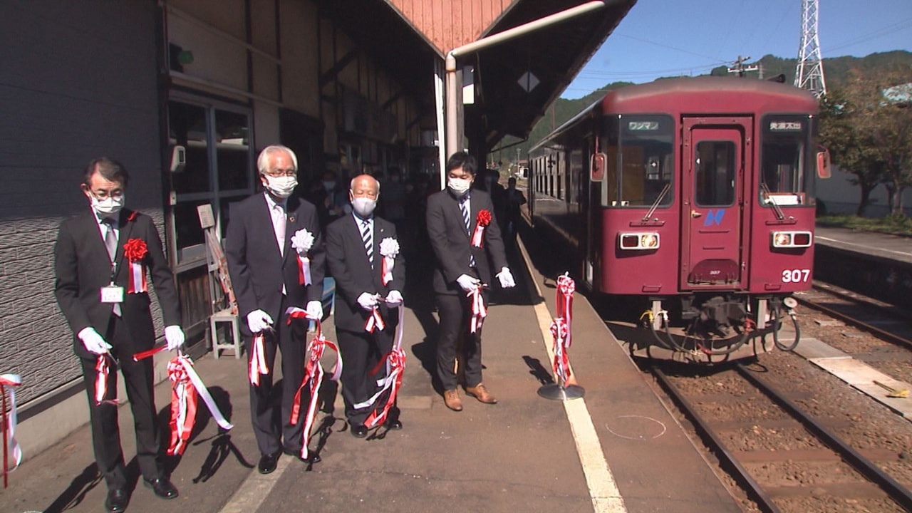 岐阜県のJAめぐみのと長良川鉄道は、列車の空いている場所に、新鮮な農産物を載せて...