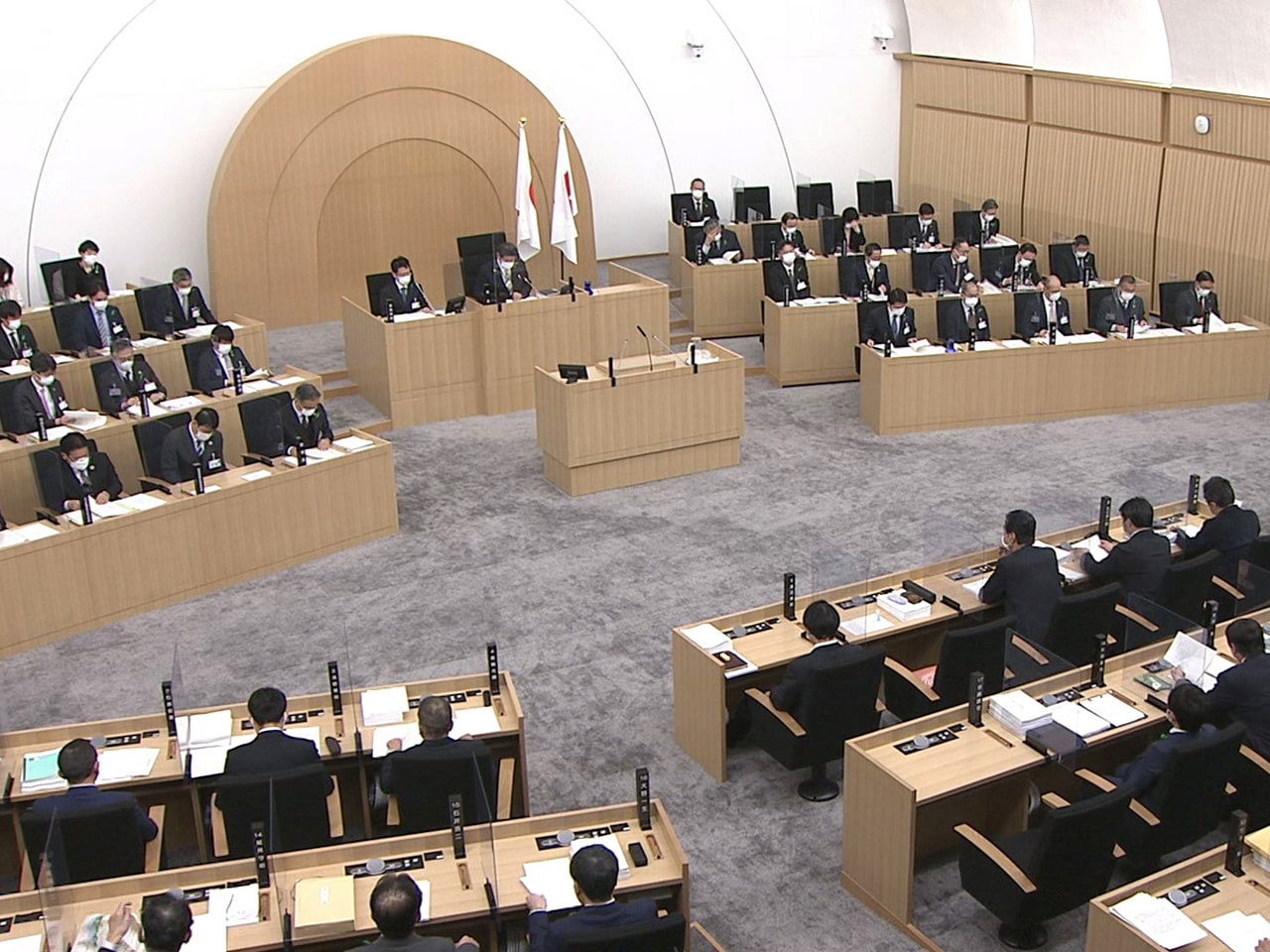 岐阜市議会の定例会が3日開会し、市街地の活性化を重点にした一般会計総額1752億...