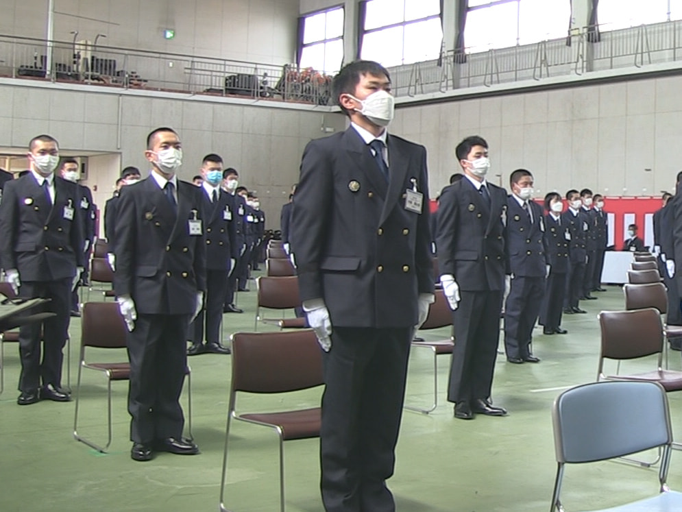 この春、岐阜県内の消防本部に採用された職員が訓練を受ける県消防学校の入校式が13...