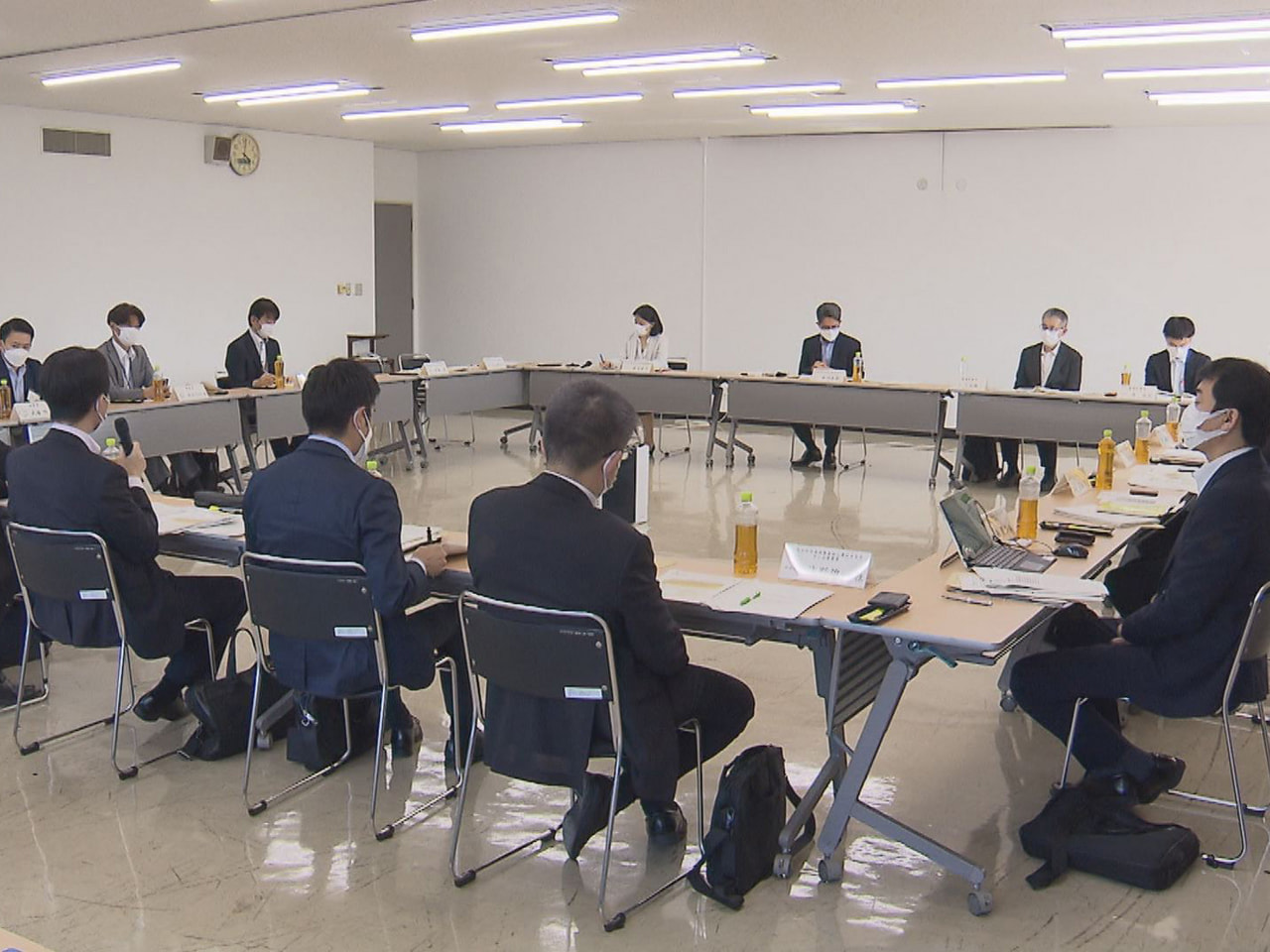 岐阜県内の経済団体や研究機関などが経済情勢について話し合う岐阜景気問題連絡会が、...
