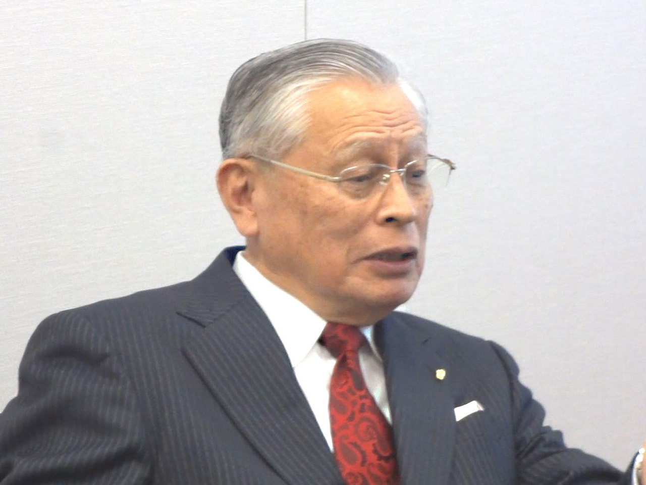 下呂市萩原町出身で東京地検特捜部長やプロ野球のコミッショナーを務めた熊崎勝彦さん...