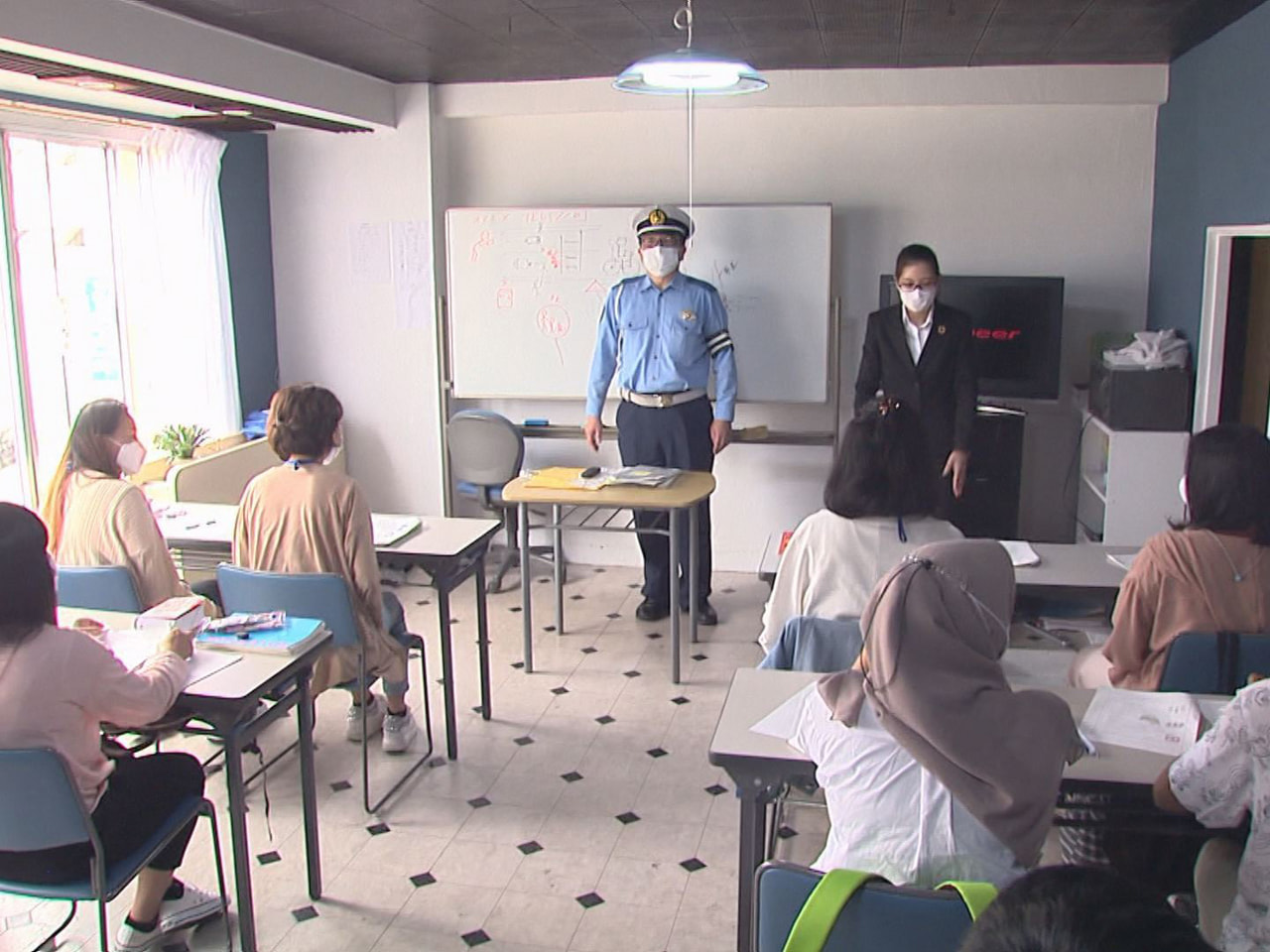 来日して間もない外国人技能実習生を対象とした交通安全講話が16日、岐阜市で行われ...