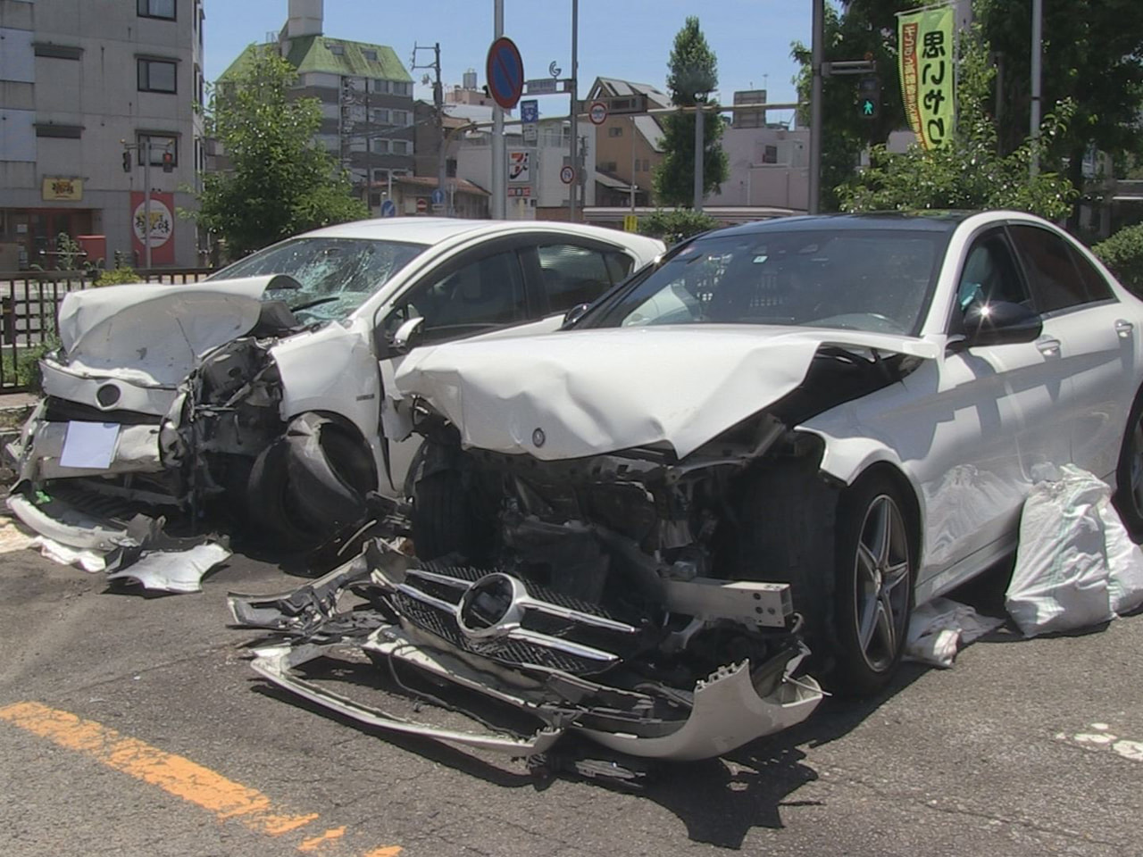 30日未明、岐阜市で乗用車同士が正面衝突する事故があり、男性1人が死亡しました。...