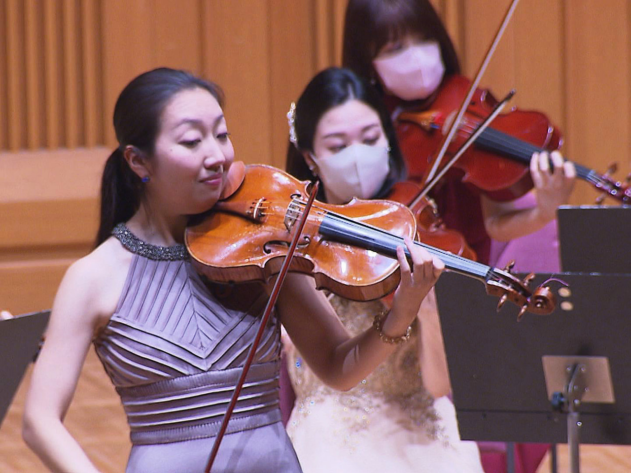 岐阜市のサラマンカホールの弦楽器貸与プロジェクト「ＳＴＲＯＡＮ」のメンバーと著名...