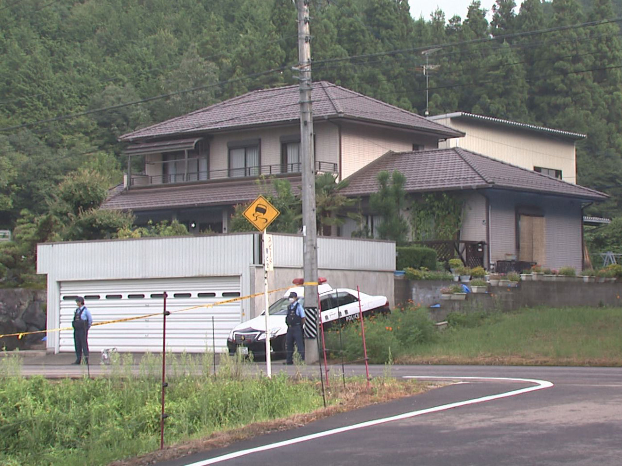関市の住宅で７０代の夫婦の遺体が見つかった事件で、夫婦の死因は刺されたことなどに...