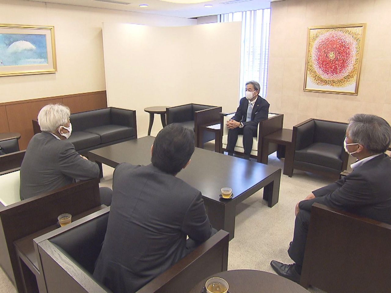 9月4日に就任した高山市の田中明市長が8日、岐阜放送本社を訪れ市政運営の抱負を語...
