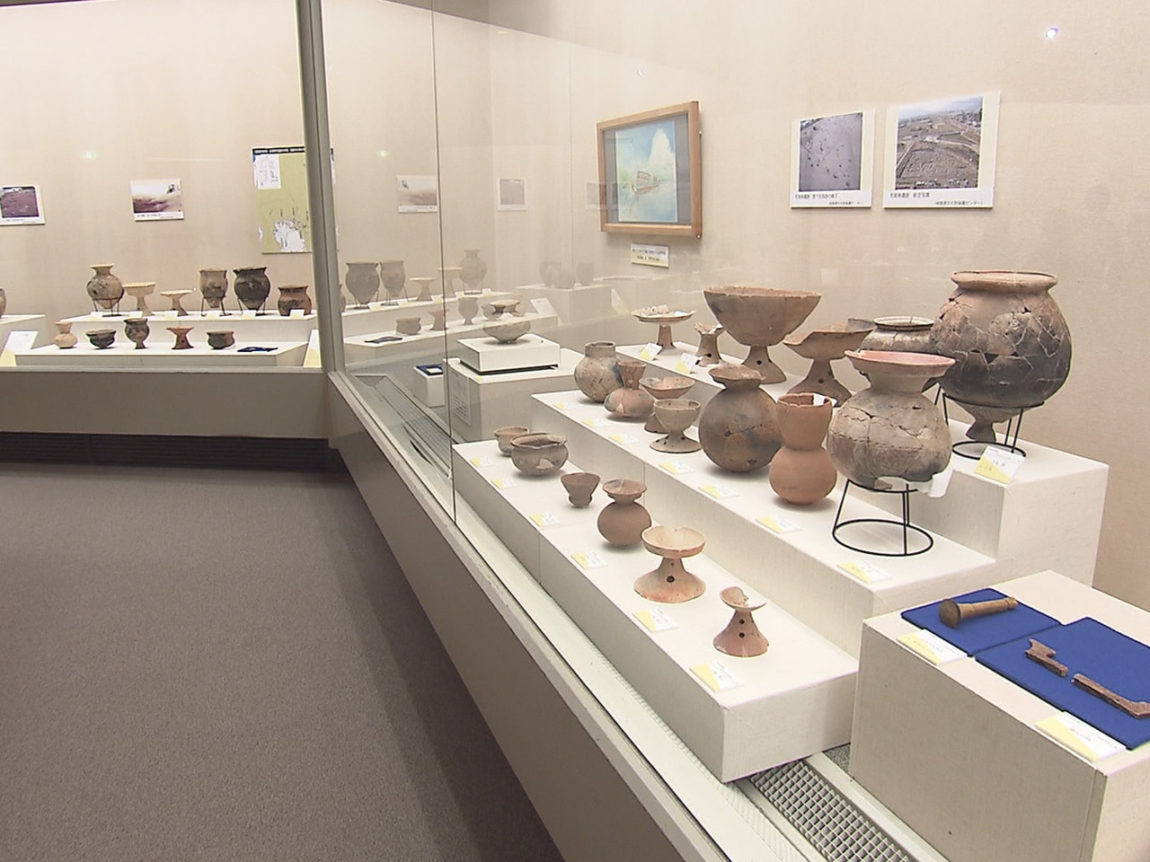 発掘調査による出土品から郷土の歴史を探る特別展が16日から関市の県博物館で始まる...