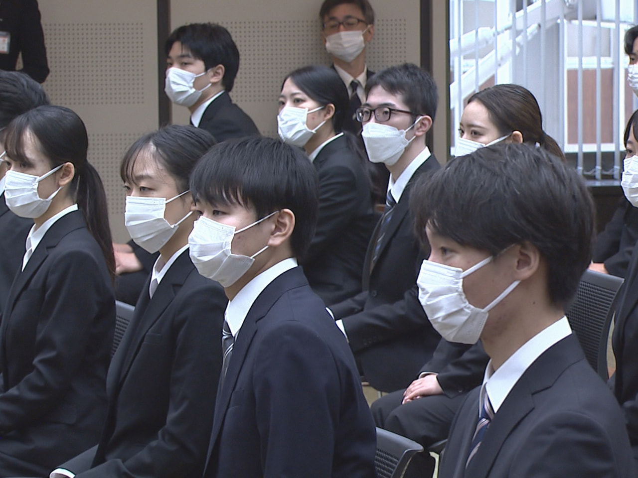 2023年春の新入社員の採用内定が10月解禁され、十六フィナンシャルグループの内...