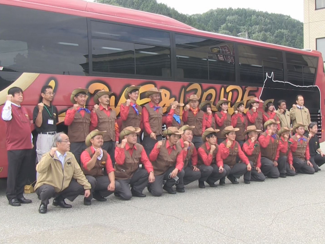 10月6日に鹿児島県で開幕する全国和牛能力共進会へ向け、岐阜県高山市で壮行会が開...