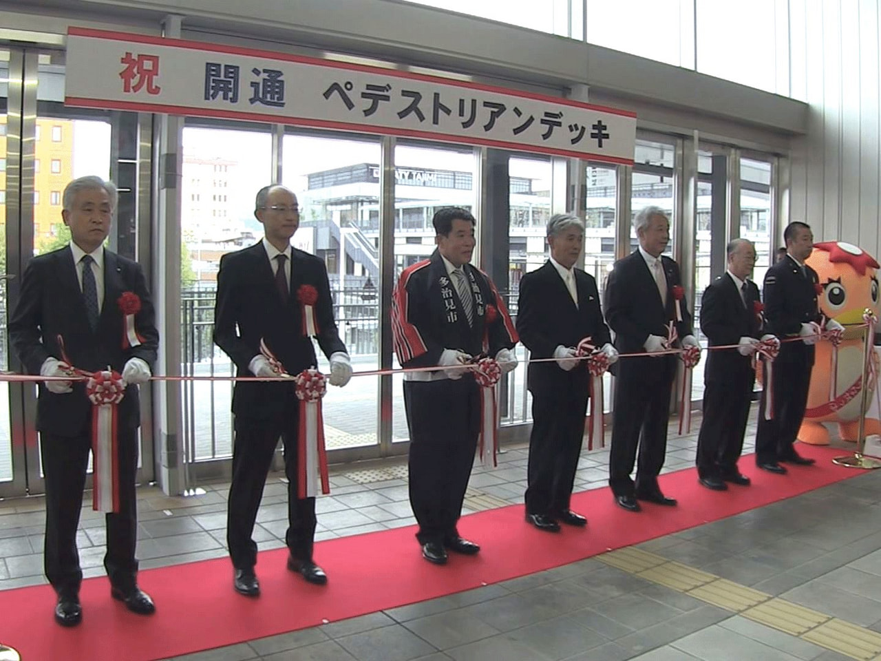 再開発事業が進められてきた岐阜県多治見市のJR多治見駅南地区で11月1日、完成し...