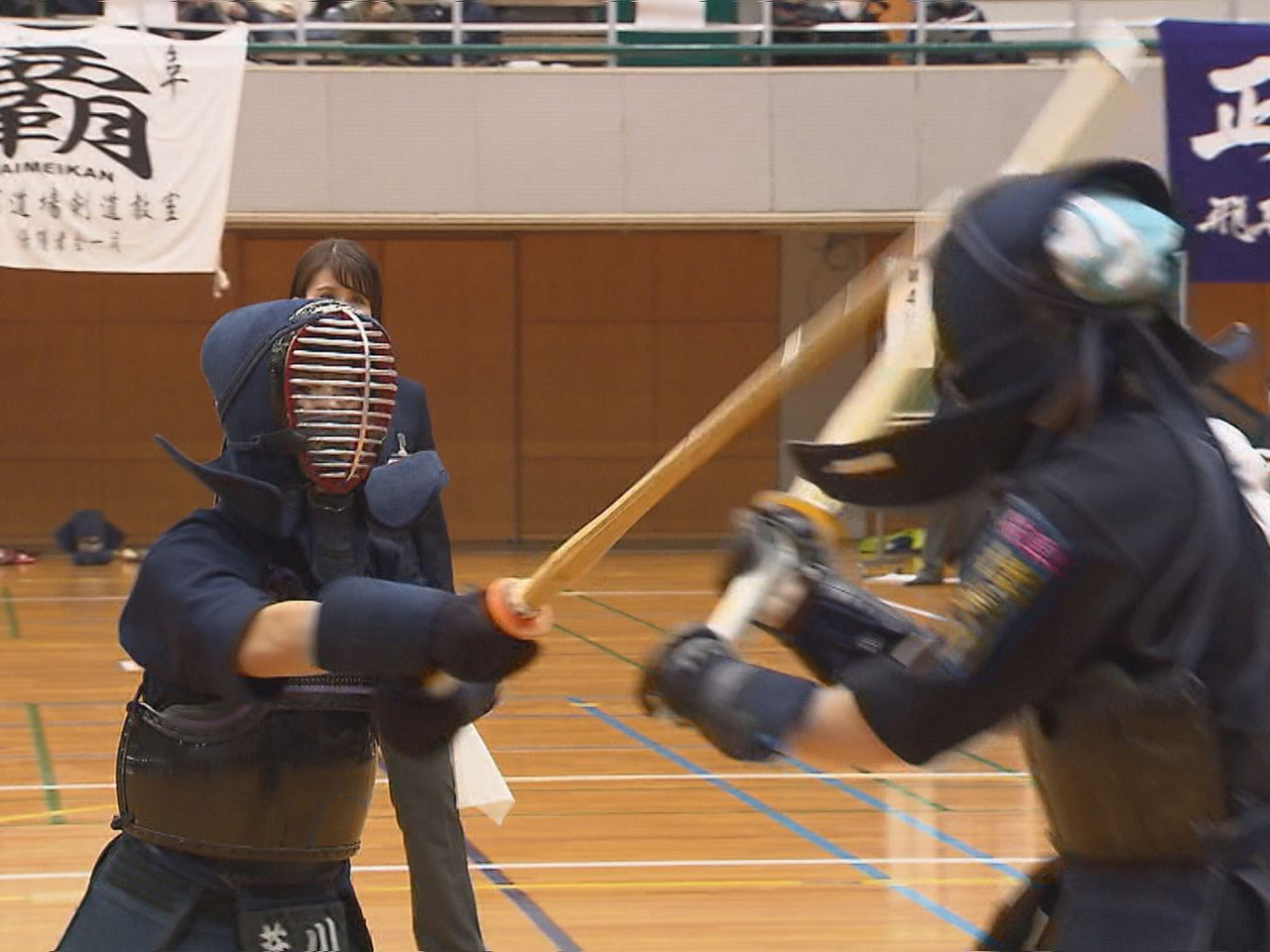 第49回岐阜県秋季少年剣道錬成大会は23日、OKBぎふ清流アリーナで団体戦が行わ...