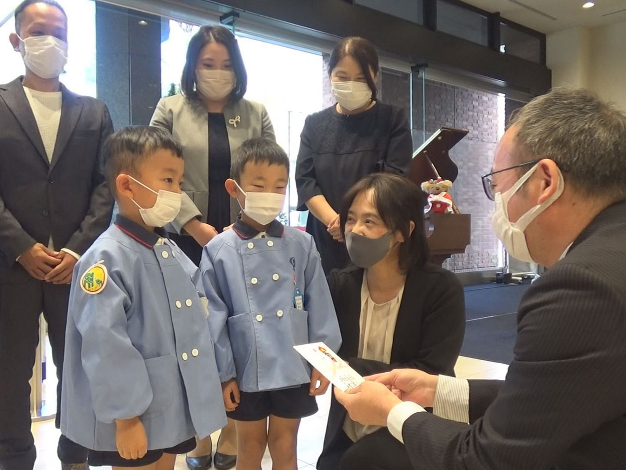 1日から全国で始まった歳末たすけあい運動に合わせ、岐阜新聞岐阜放送社会事業団は1...