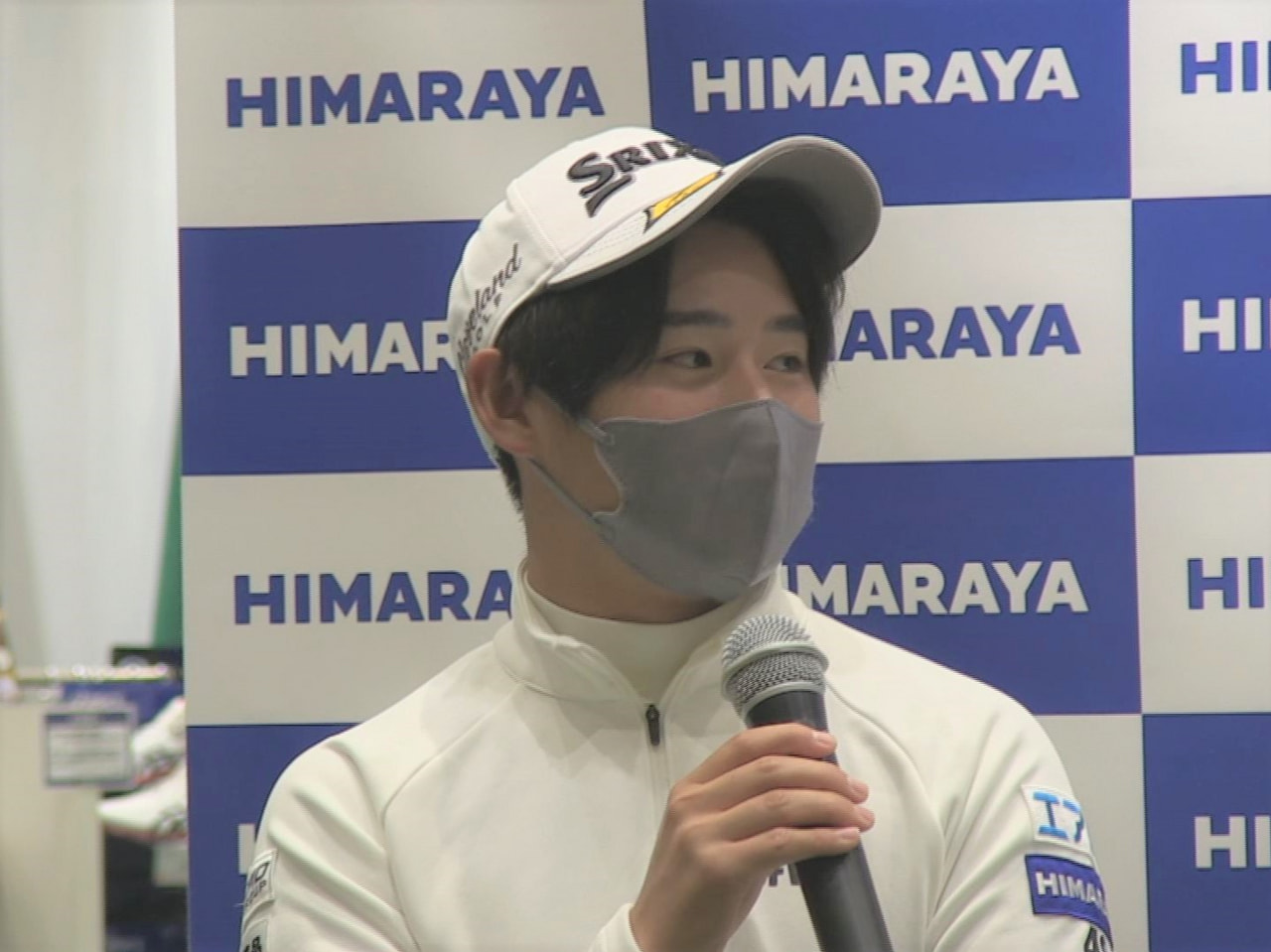 ゴルフの片岡尚之プロによるトークショーが14日、岐阜市のヒマラヤゴルフ本店で開か...