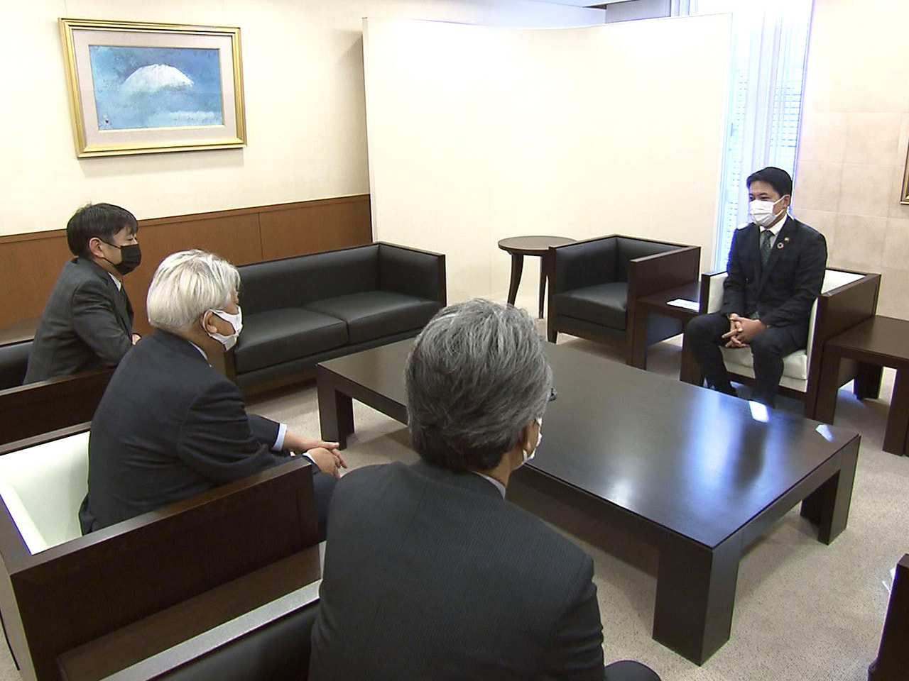 岐阜市の柴橋正直市長が12日、ぎふチャン本社を訪れ、2023年の市政運営に向けて...