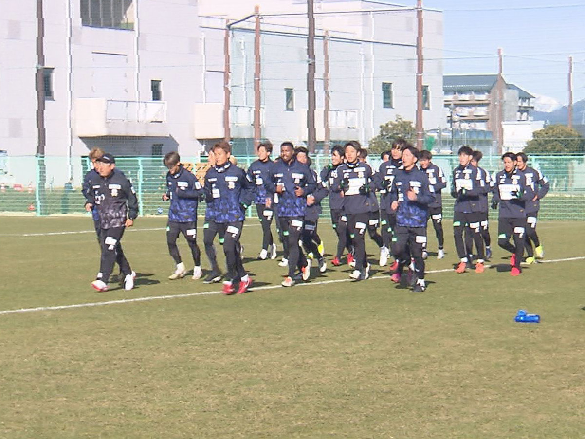 サッカーＪ３のＦＣ岐阜は１７日、新たなシーズンに向けて新体制での初練習を公開しま...