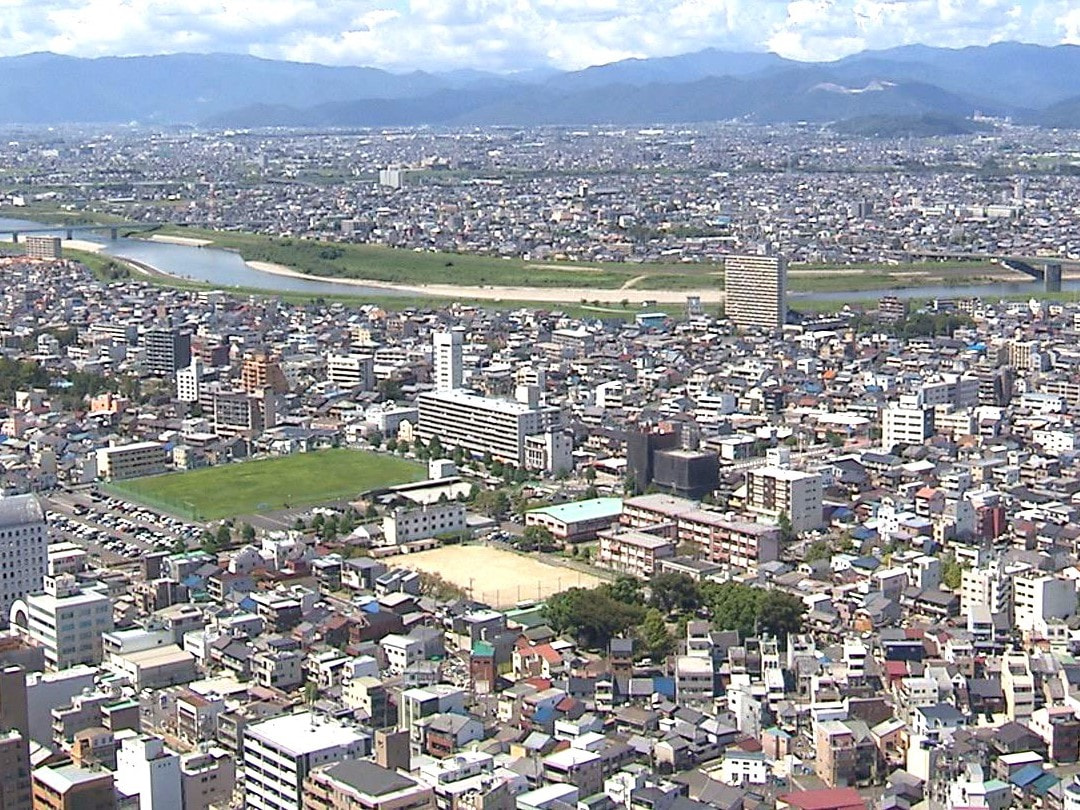 強い台風7号は15日昼すぎから夜遅くにかけて、岐阜県にかなり接近するおそれがあり...