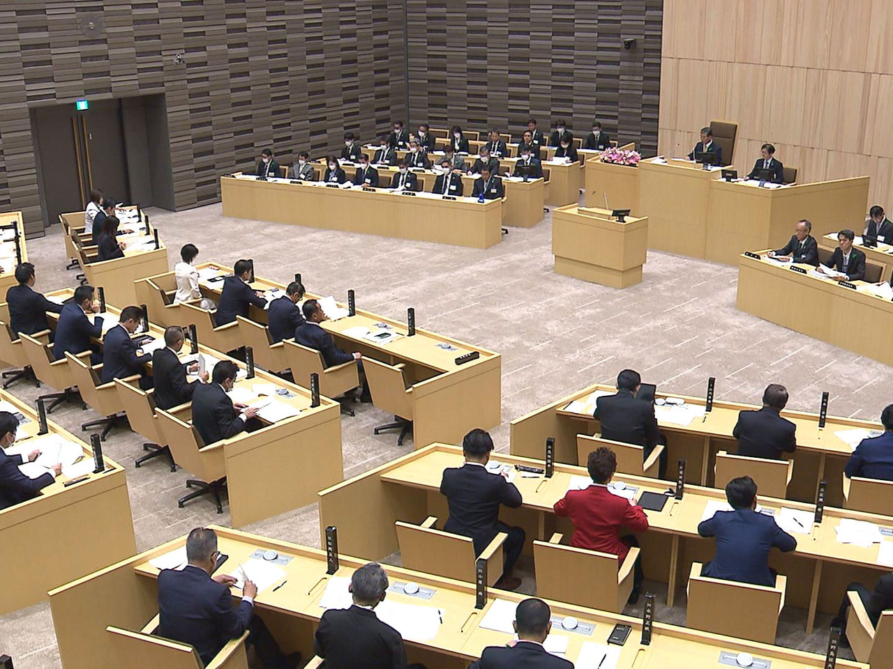 岐阜県議会は9日、臨時会を開き、新たな議長に郡上市選挙区選出で県政自民クラブの野...